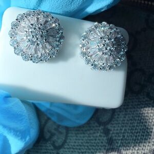 925 sterling silver MONSANITE
$650.00 2.OCTW/ earrings 12.1mm